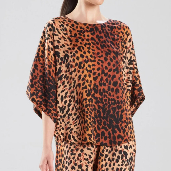 Natori Wild Cheetah PJ Top Womens Sz XS Brown Black Oversized Animal Print Loose - Picture 2 of 11